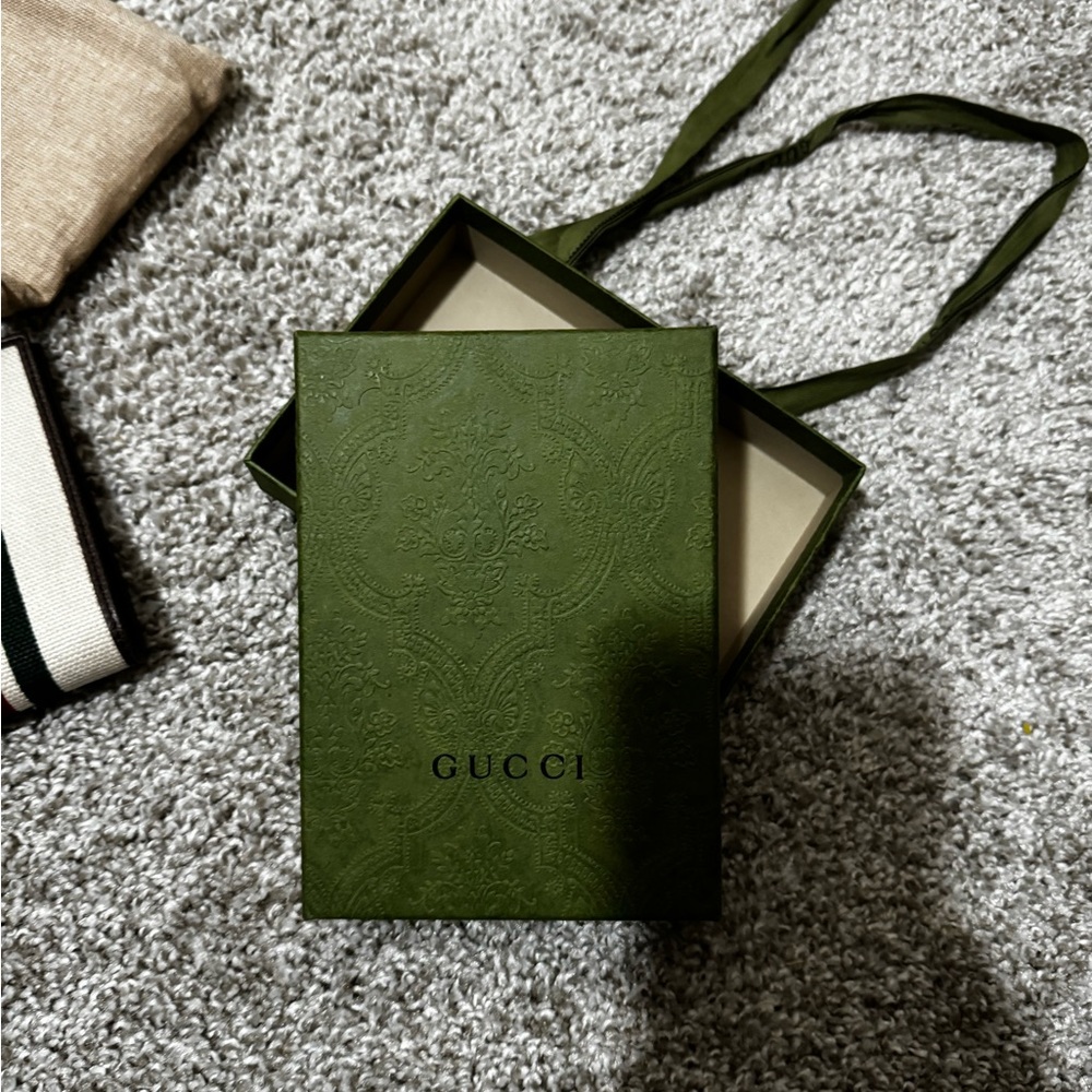 Gucci bi fold wallet - Picture 2 of 7